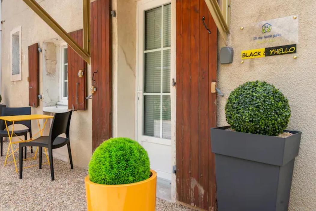 Black & Y'hello T2 : Wifi/parking/ 5' Centre-ville Apartment *