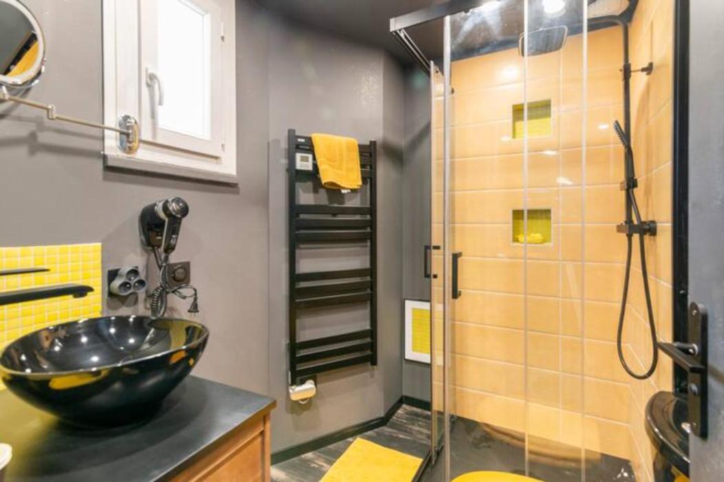 Apartment Black & Y'hello T2 : Wifi/parking/ 5' Centre-ville Angoulême